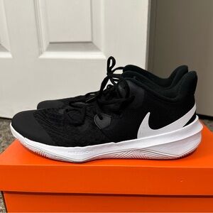 Nike Zoom Hyperspeed Court Black/White Size 9 mens/10.5 wmns